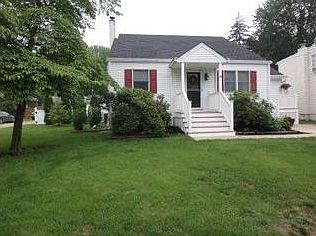 2nd image of 40 Maiden Ln