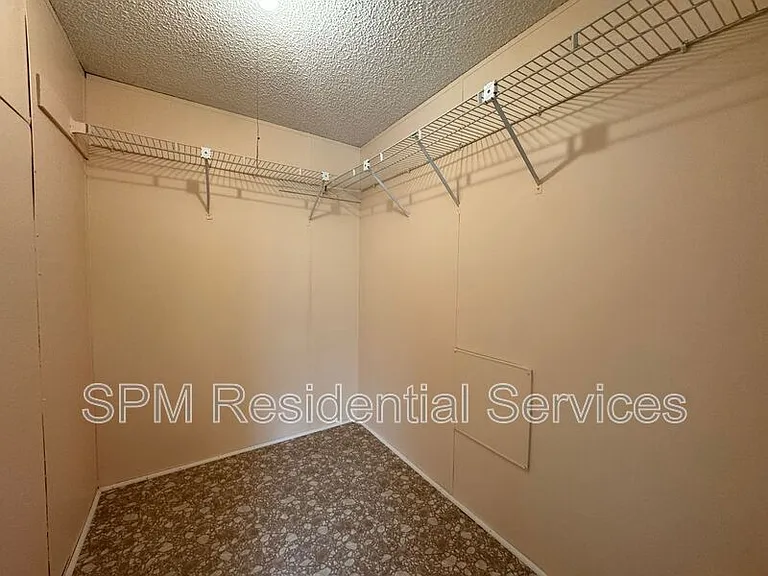 1227 Village Rd — Photo 12