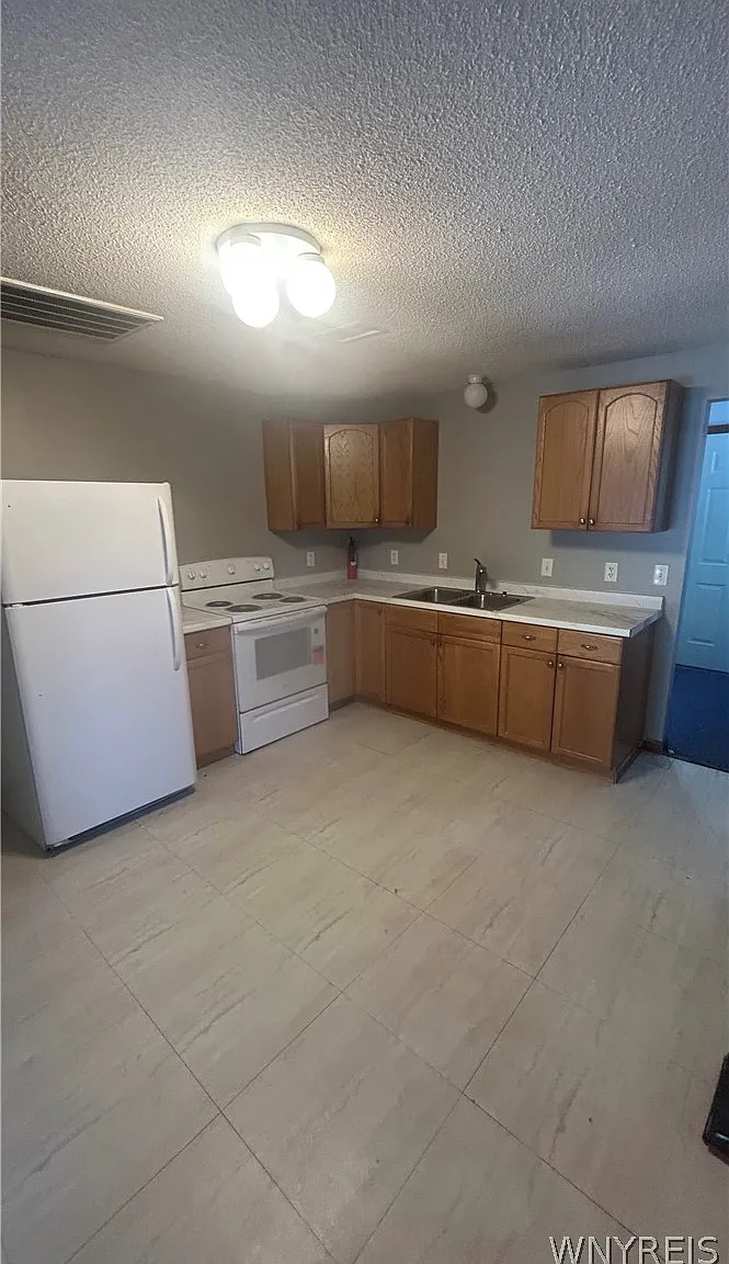 1 bed, 1.0 bath, 2894 sqft, $1,200 — Photo 2