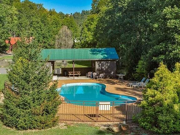 3rd image of 2804 Cedar Falls Way
