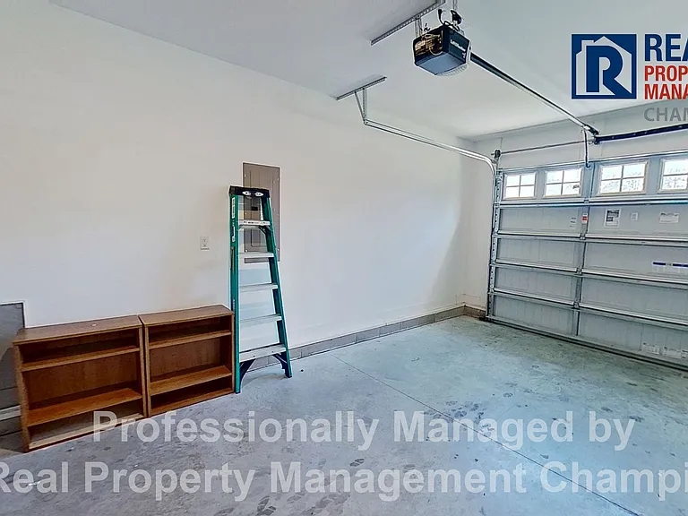 305 Cypress Ave — Photo 19