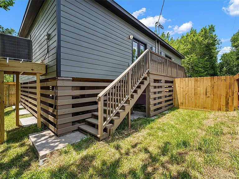 5214 Jezebel St #B — Photo 28