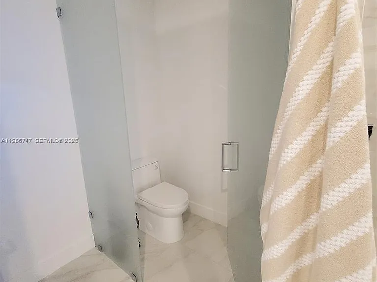 17550 Collins Ave #1402 — Photo 27