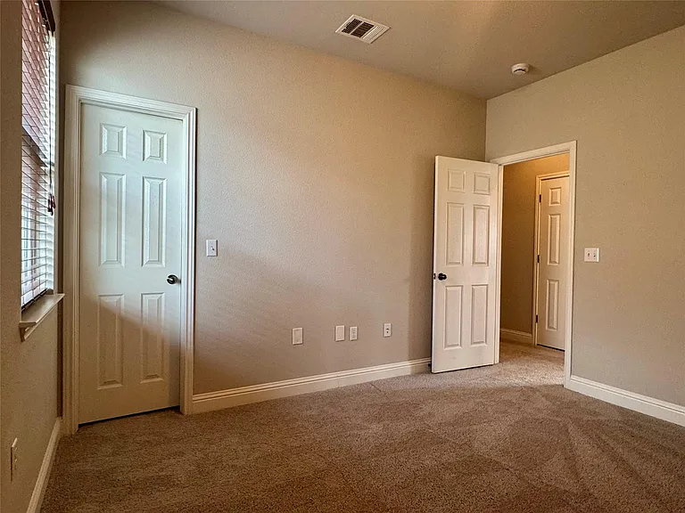 12524 Ondara Dr — Photo 32