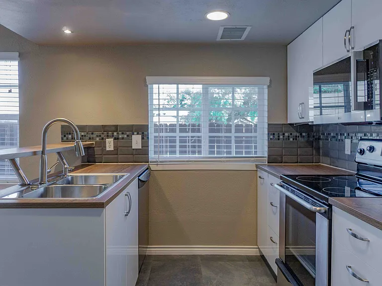 821 Pavillion St #101 — Photo 14