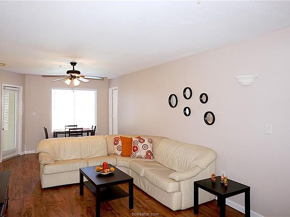 3rd image of 521 Southwest Pkwy APT 204