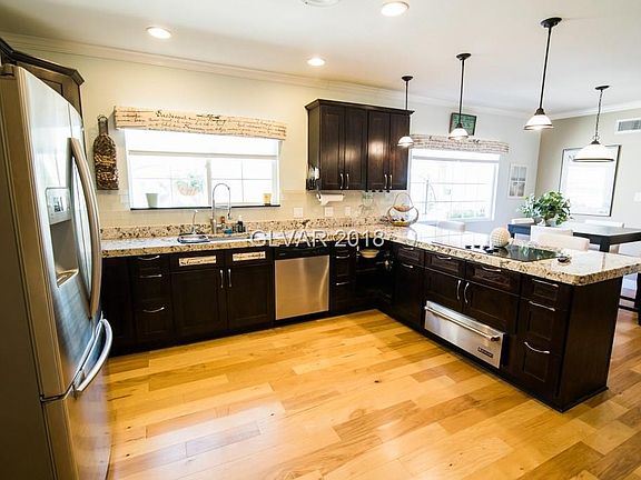 5th image of 311 E Chaparral Dr