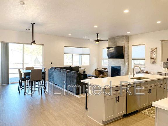 4th image of 2717 S Vega St