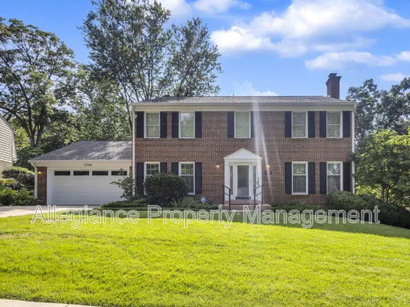 2206 Fort Ward Pl, Alexandria, VA 22304