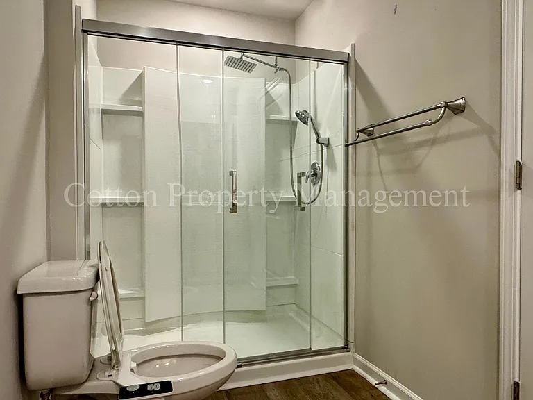 1114 Forest Glen Dr NE — Photo 24