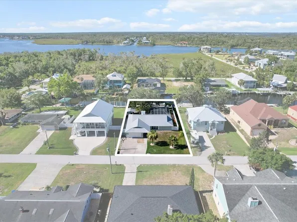 1860 NW 16th St, Crystal River, FL 34428