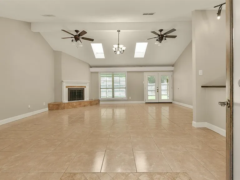 15910 Boatswain Ct — Photo 4