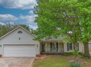 303 Hunters Ridge Dr, Jonesboro, AR 72404