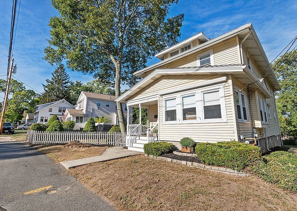 2nd image of 31 Burroughs Rd