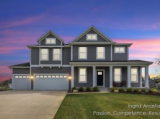 6830 Golden View Dr SE, Grand Rapids, MI 49512