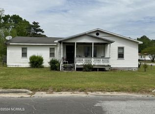 216 E Middle St, Creswell, NC 27928