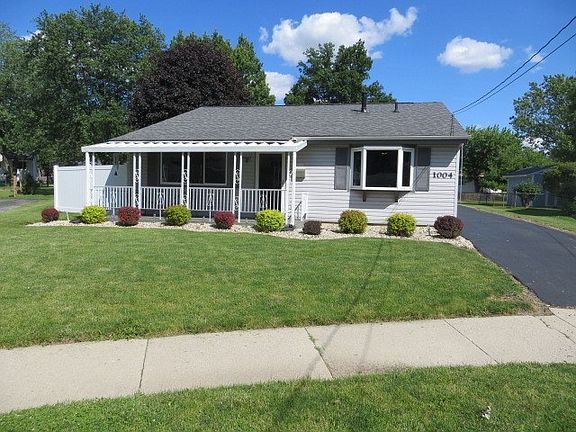 2nd image of 1004 Amherst Dr