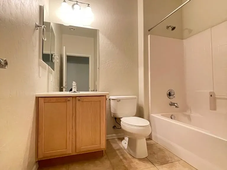 1342 Springdale Ln — Photo 13