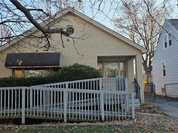 135 Mildred Dr, Buffalo, NY 14225