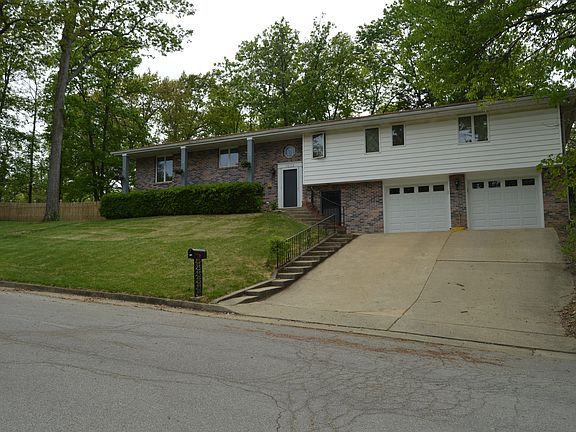 3rd image of 1032 Westwood Dr
