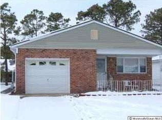 35 Buena Visa Dr, Toms River, NJ 08757