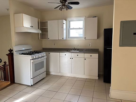 5th image of 480 Sanford Ave Floor 3