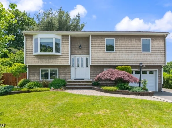 16 Arlington Ave, Mount Arlington Boro, NJ 07856