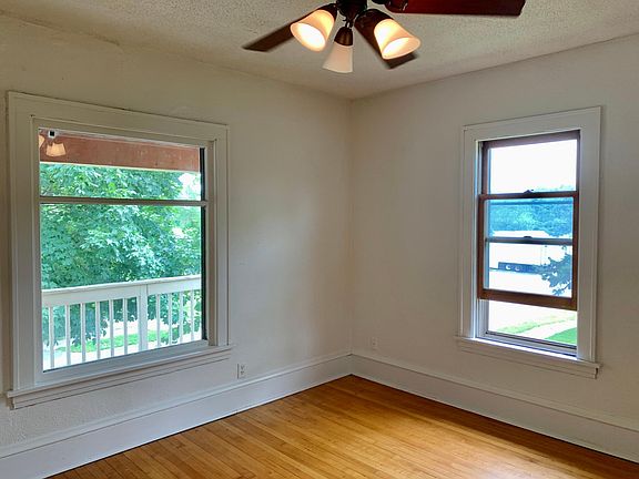 3rd image of 219 Humboldt Ave N #2