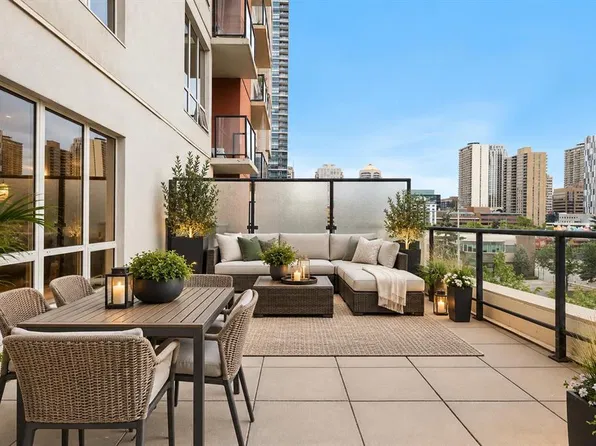 1053 E 10th St SW #306, Calgary, AB T2R 1S6