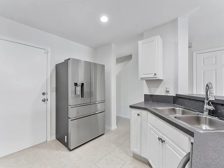 16129 Sierra Palms Dr — Photo 10