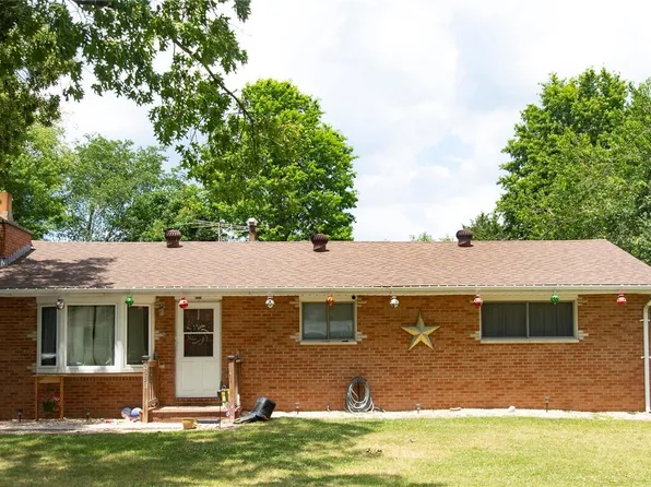 4831 Shady Ln, Roxana, IL 62084