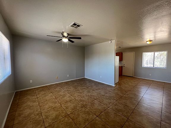 3rd image of 556-568 W Wilson Ave #556-D