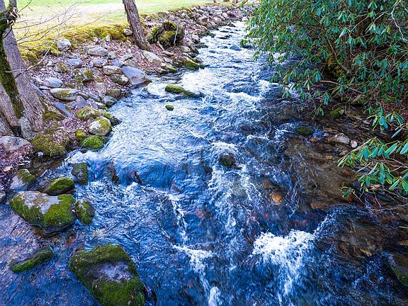 3rd image of 1316 Junaluska Rd