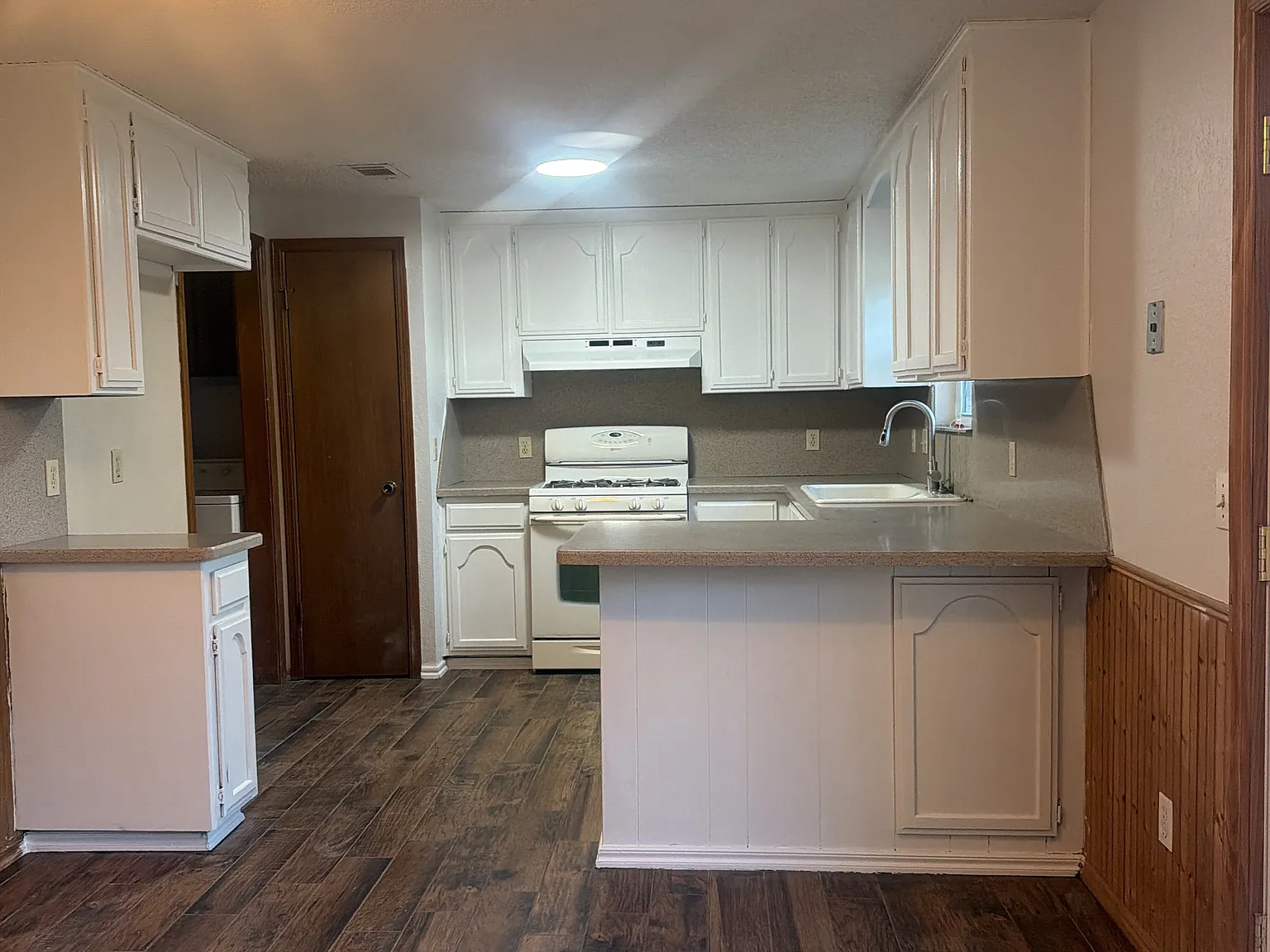 3 bed, 1210 sqft, $1,480 — Photo 2