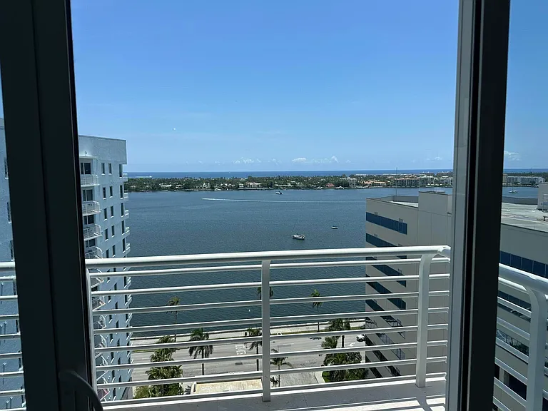 1551 N Flagler Dr — Photo 20