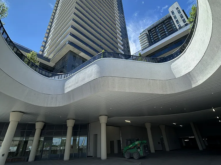 5105 Hurontario St #809 — Photo 3