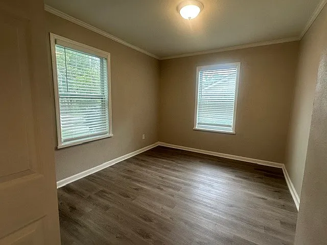 8032 Lexington Dr — Photo 12