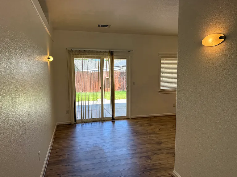 1343 Britt Ln — Photo 6