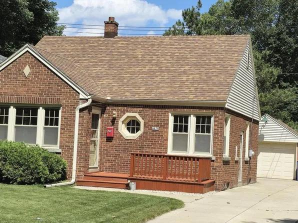 4870 North Elkhart AVENUE, Whitefish Bay, WI 53217