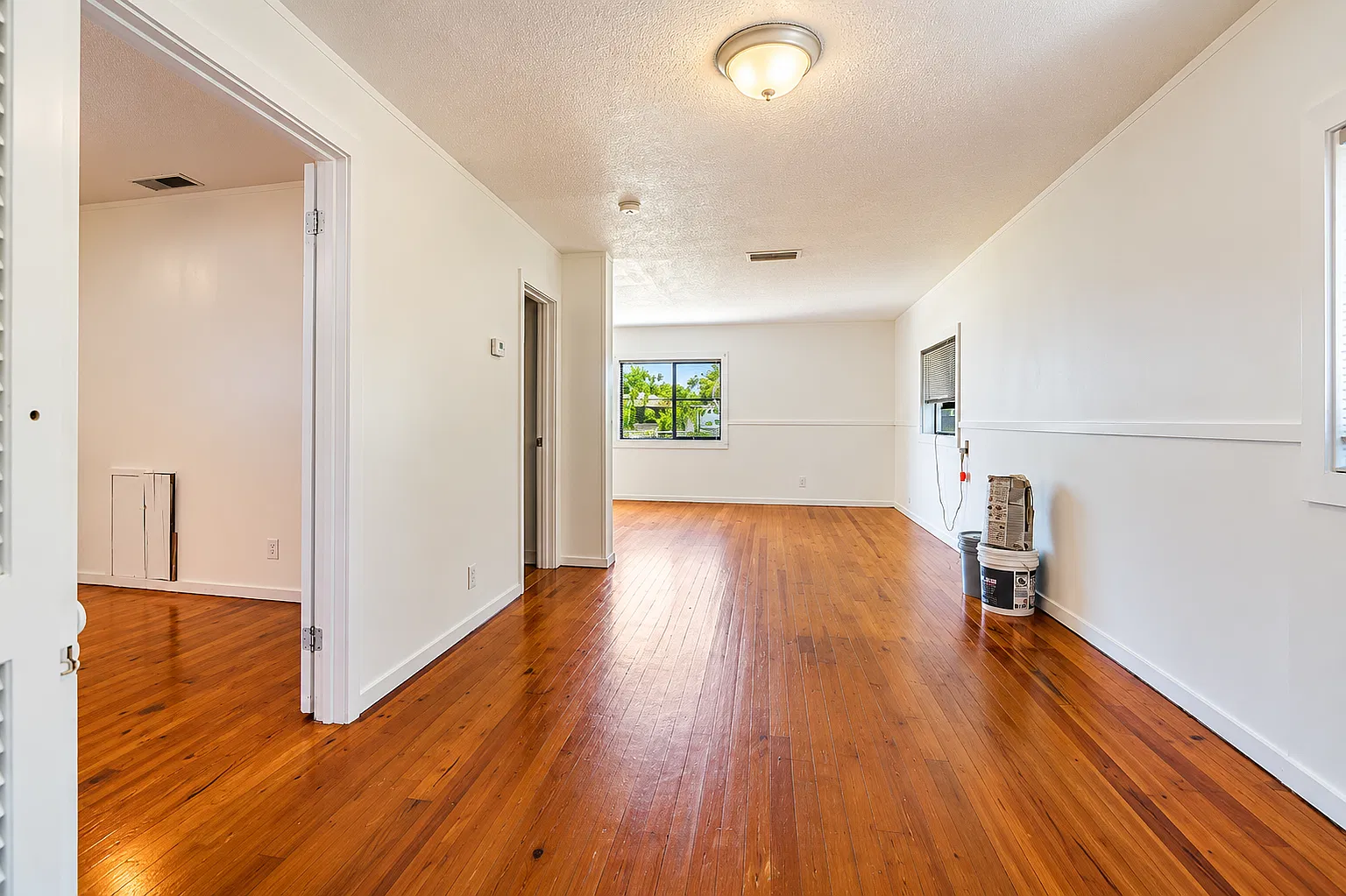 A simple, clean one-bedroom, one-bath unit Only $1,175 Move-In Special! — Photo 4