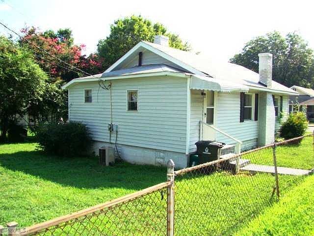 2nd image of 1816 Longview Dr