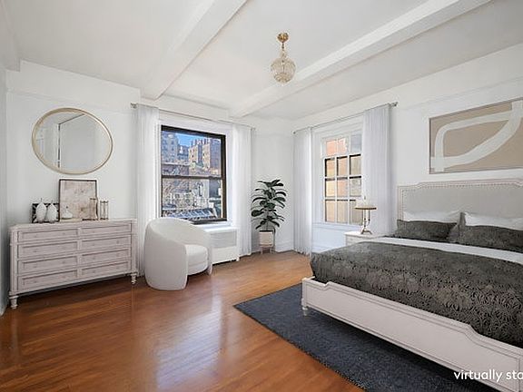 3rd image of 135 E 74th St APT 6A