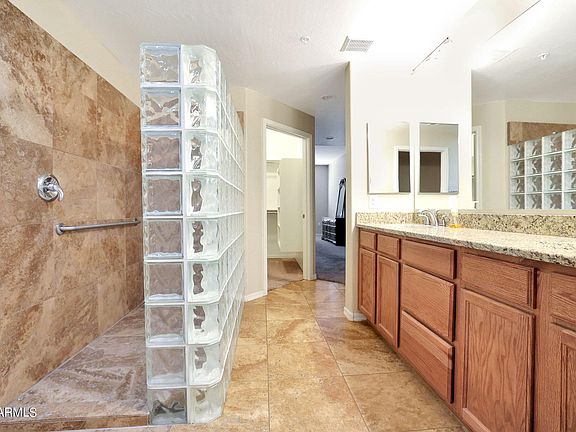 5th image of 20121 N 76TH Street #1020