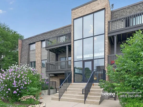 1420 Stonebridge Cir, Wheaton, IL