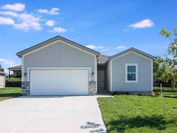 2207 Crestview Pl, Raymore, MO 64083