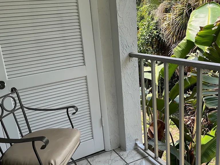 615 NW Oleander St #202 — Photo 14