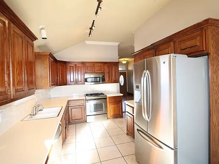 2120 Fair Meadow Dr — Photo 10