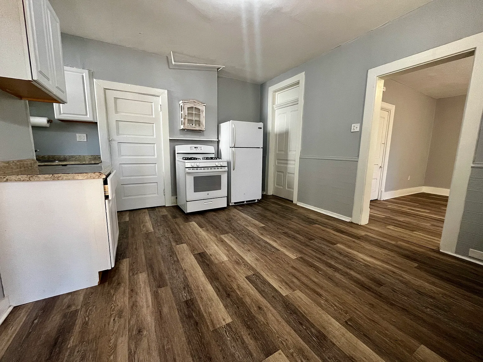 1 bed, $895 — Photo 2