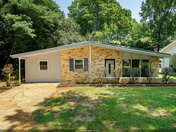 314 Normandy Dr, Florence, AL 35630