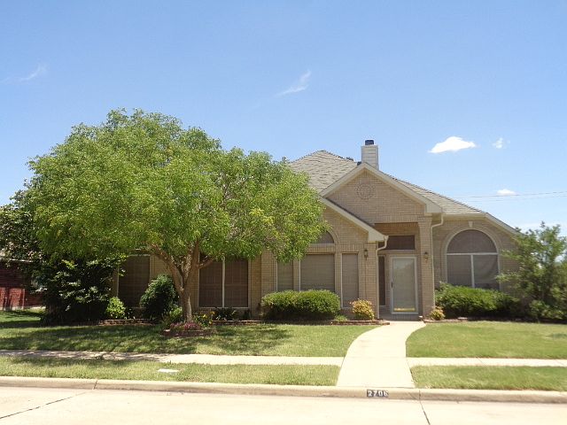 1st image of 2706 Basswood Dr
